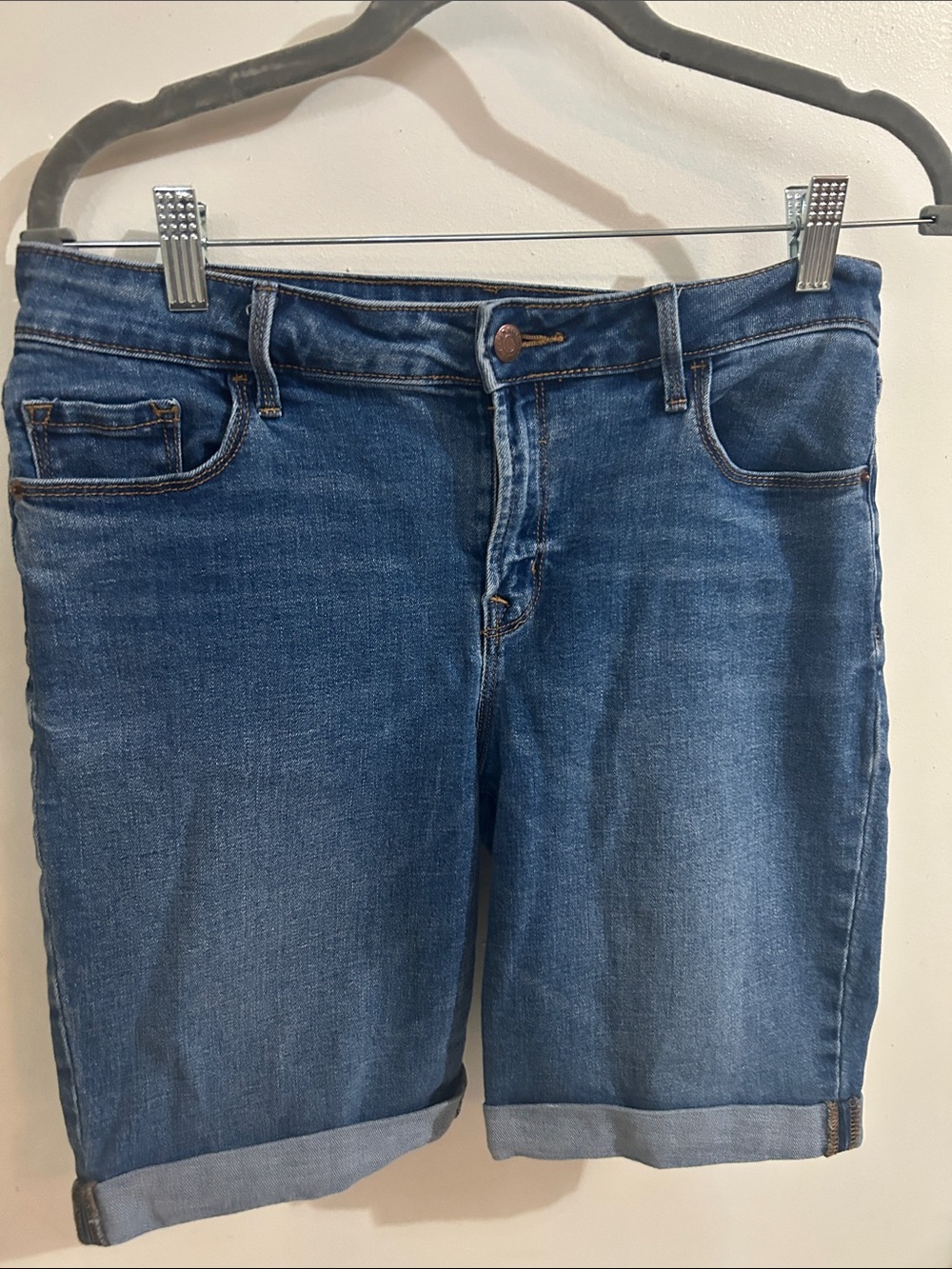 Old Navy Women's Medium Blue Rolled Cuff Denim Bermuda Shorts